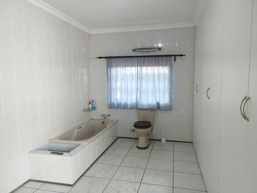 5 Bedroom Property for Sale in Sasolburg Ext 4 Free State